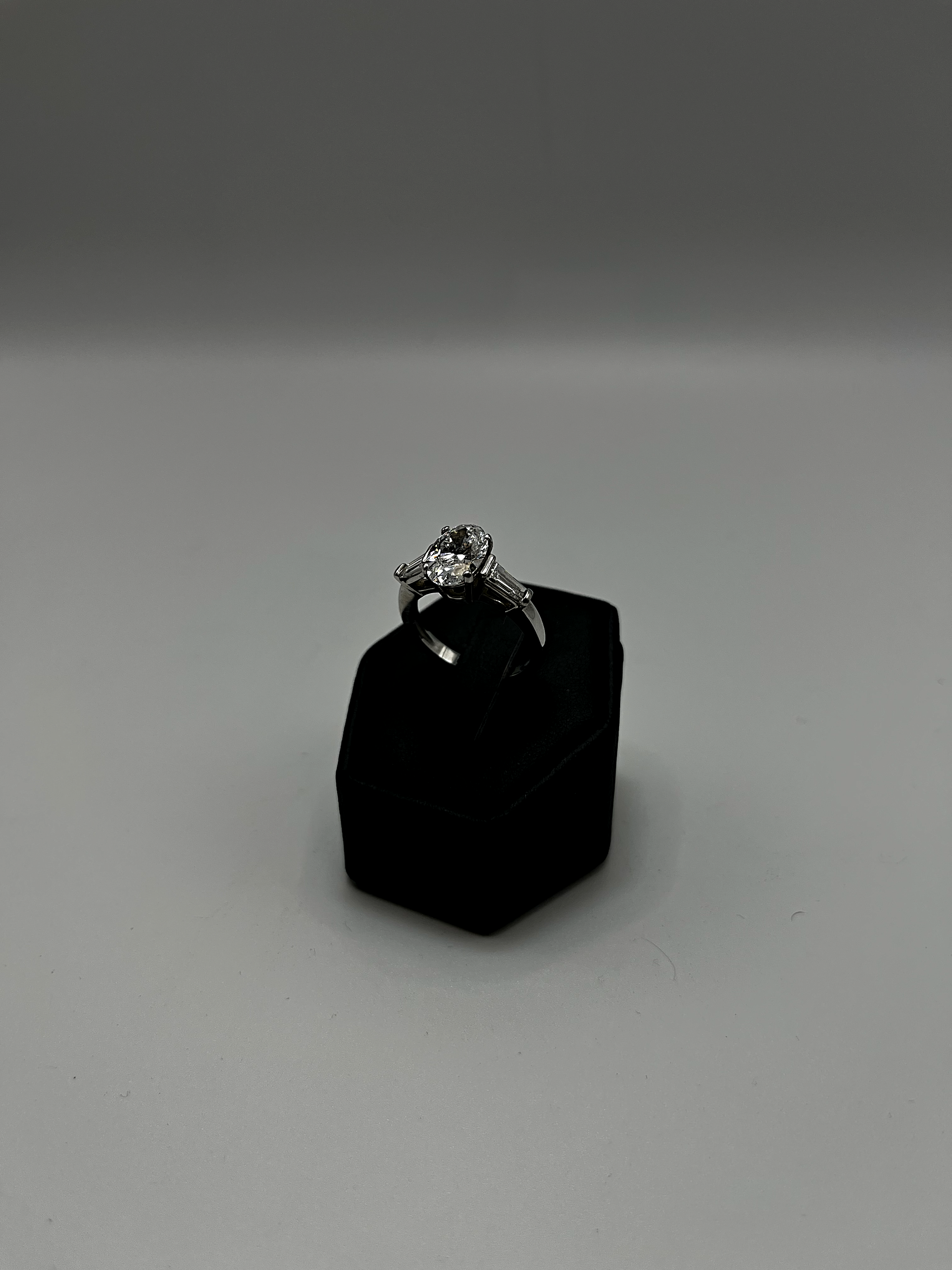 Handmade 18Kt White Gold Oval Diamond Ring with Baguette Accents by Gianni Sechini – Lab-Grown Brilliance