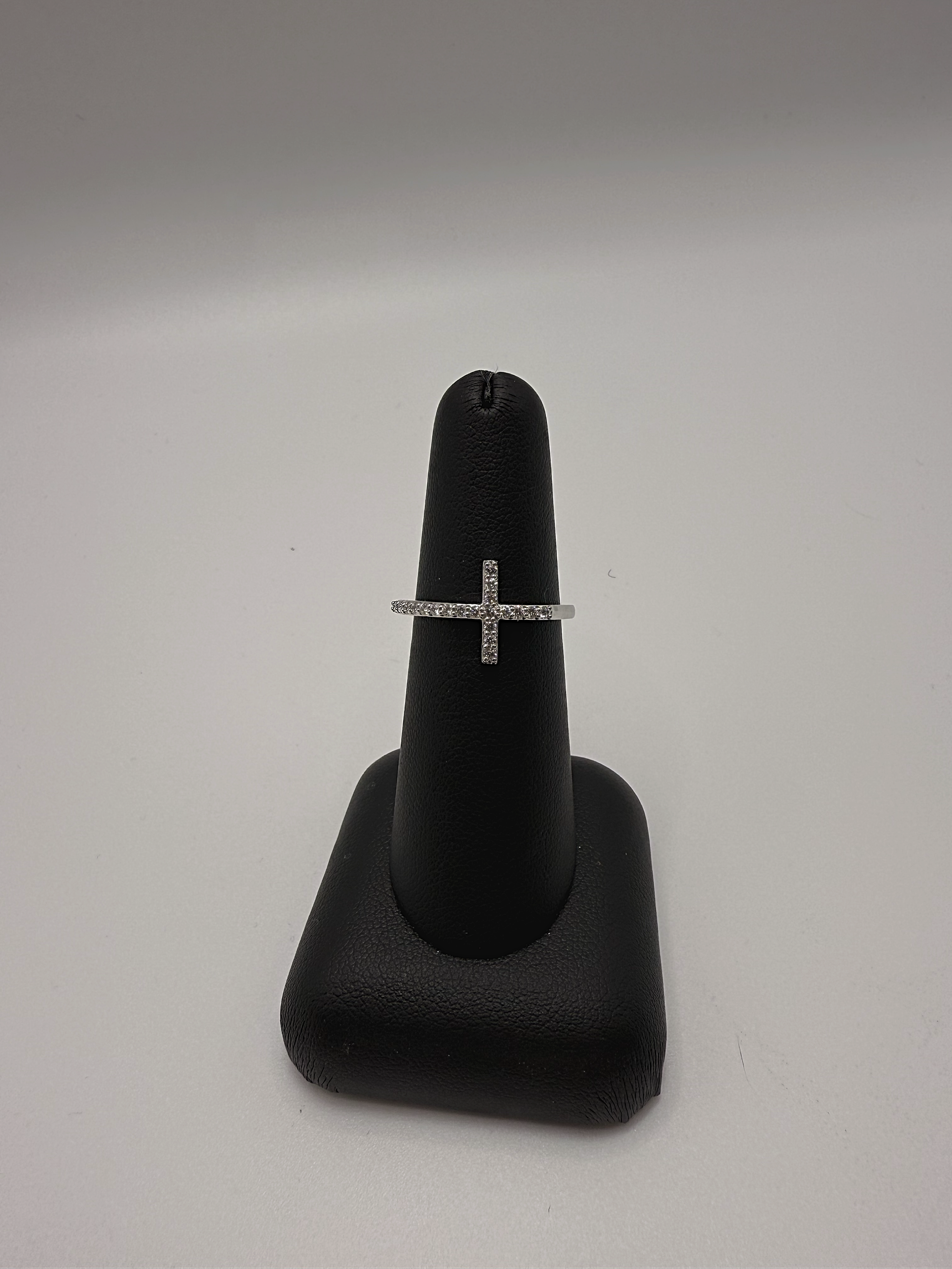 Handmade 14Kt Gold Diamond Cross Bar Ring by Gianni Sechini – 0.20 CT G/VS1 Diamonds